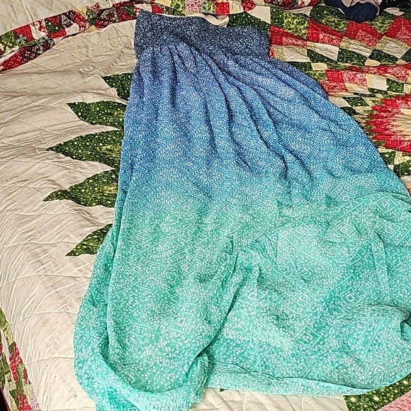 Old navy strapless maxi - Picture 2 of 4